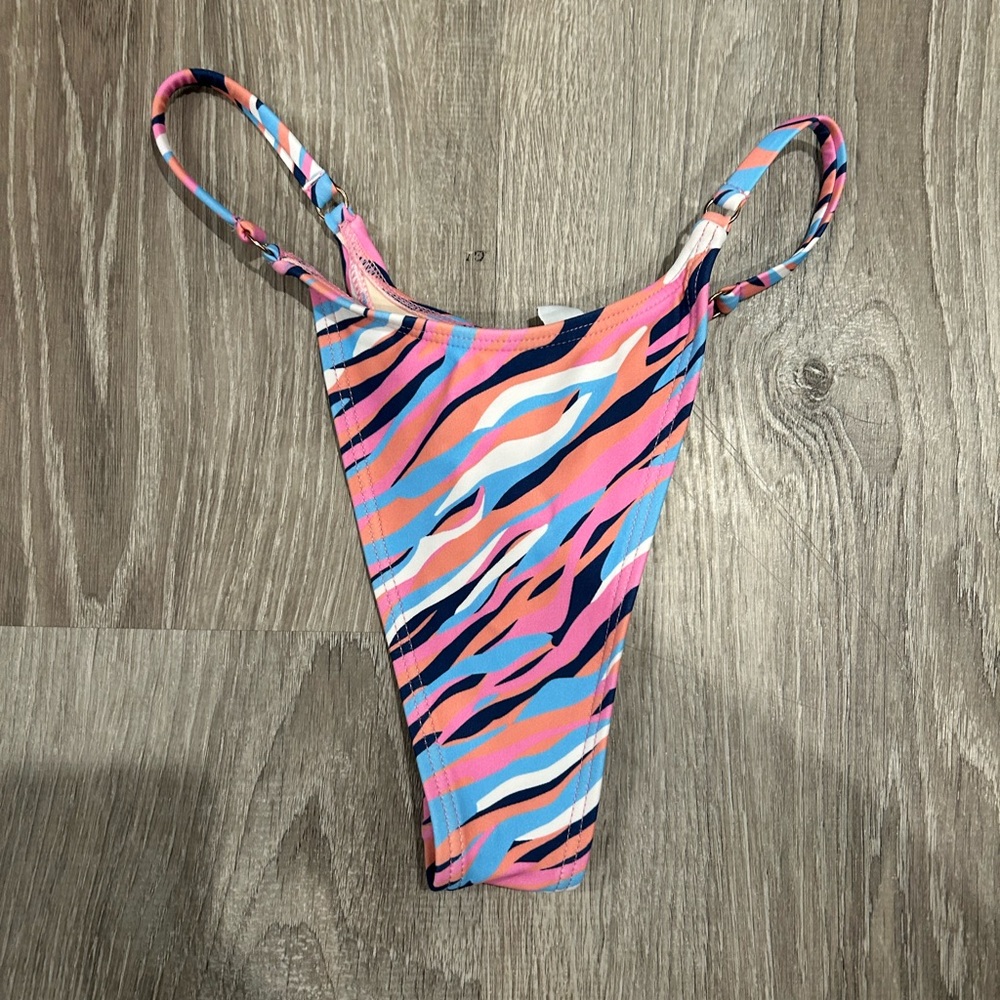 Twiin Small Bikini Bottoms